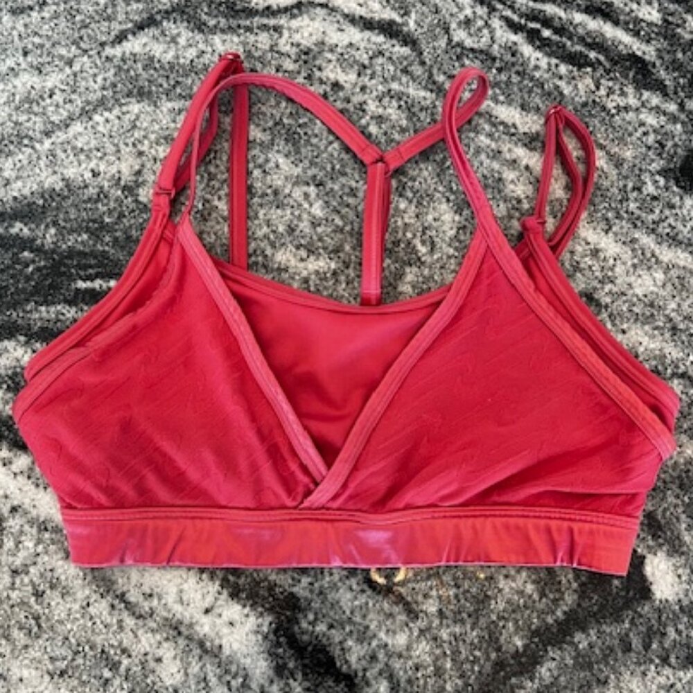 Nike Dri-FIT Indy Icon Clash Strappy Sports Bra in a vibrant red color size Med